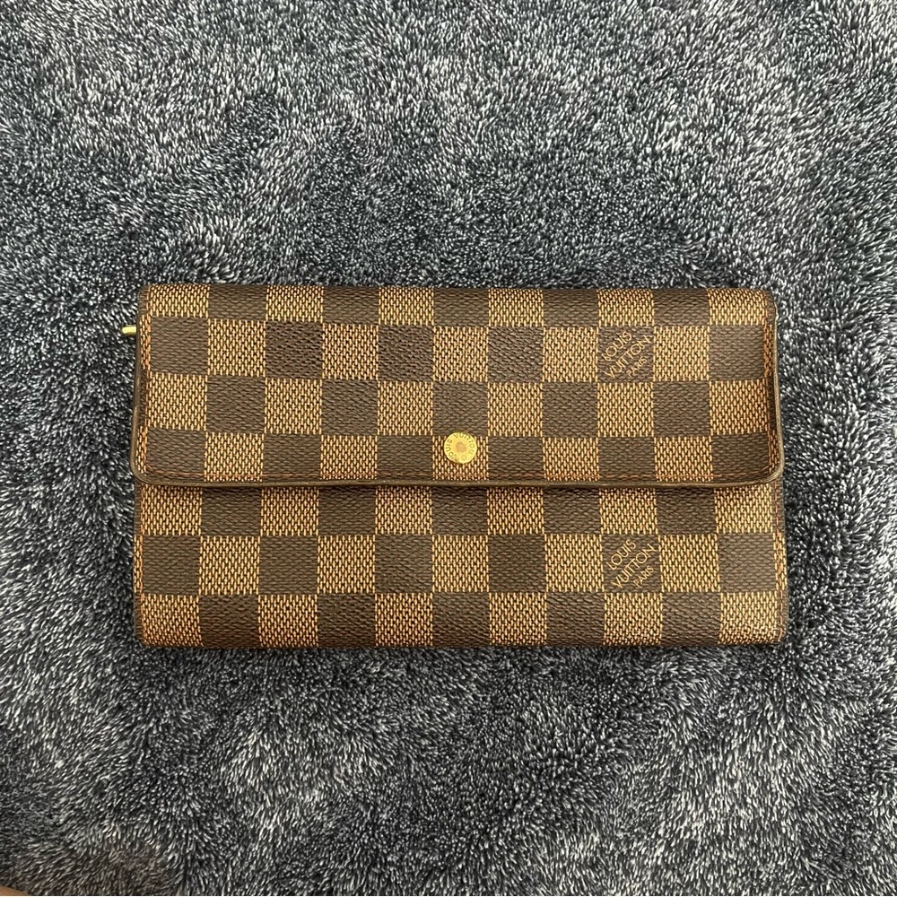 LOUIS VUITTON Sarah Damier Ebene Long Wallet